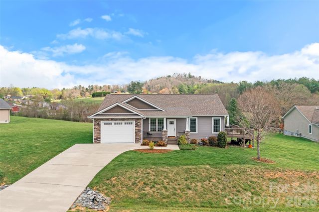 223 River Breeze Lane, Etowah, NC 28729