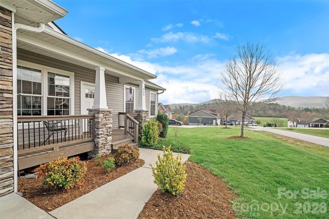 223 River Breeze Lane, Etowah, NC 28729