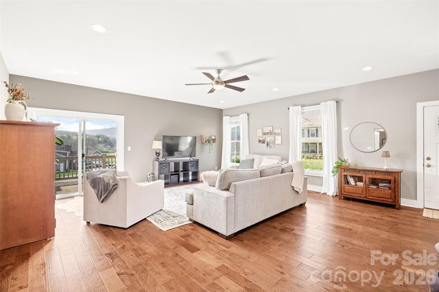 223 River Breeze Lane, Etowah, NC 28729