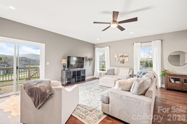 223 River Breeze Lane, Etowah, NC 28729