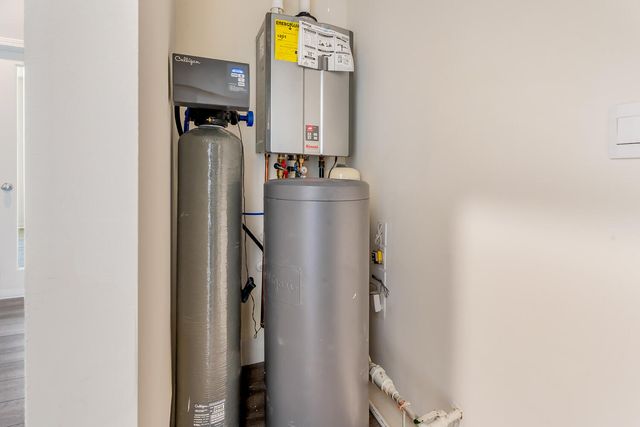 10414 Whitney Place, Crown Point, IN 46307