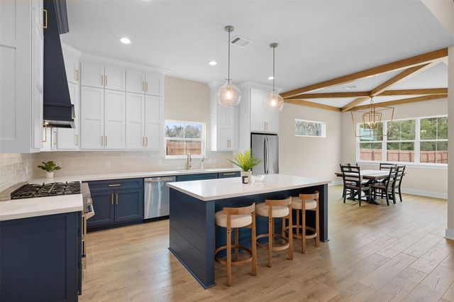 745 Lake Day DR, Somerville, TX 77879