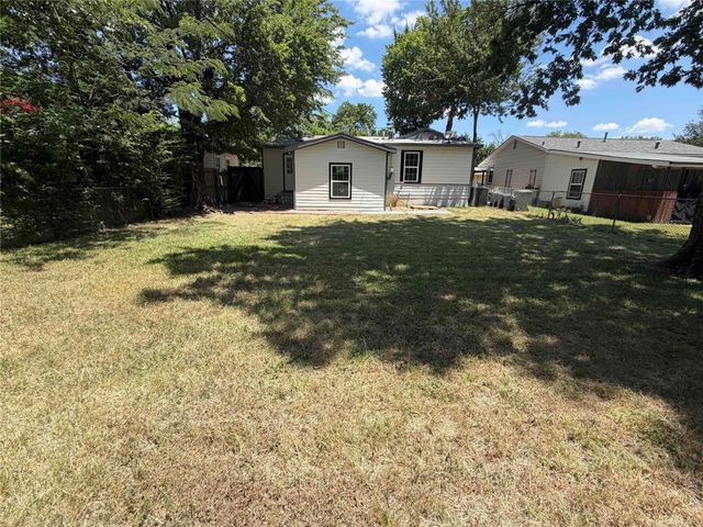 231 Elm Street, Hurst, TX 76053
