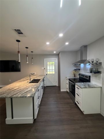 231 Elm Street, Hurst, TX 76053