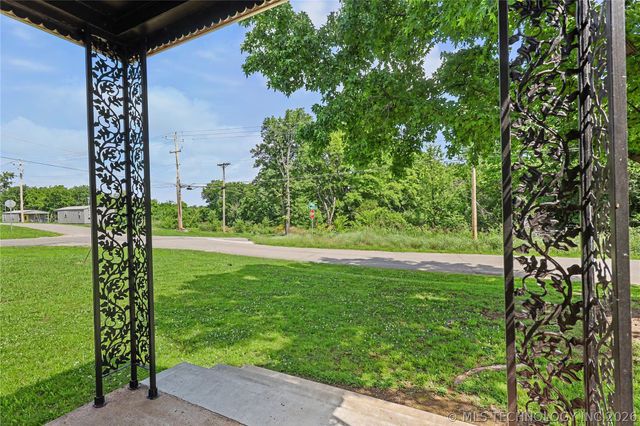 202 Radcliff Street, Locust Grove, OK 74352