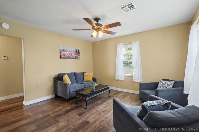 202 Radcliff Street, Locust Grove, OK 74352