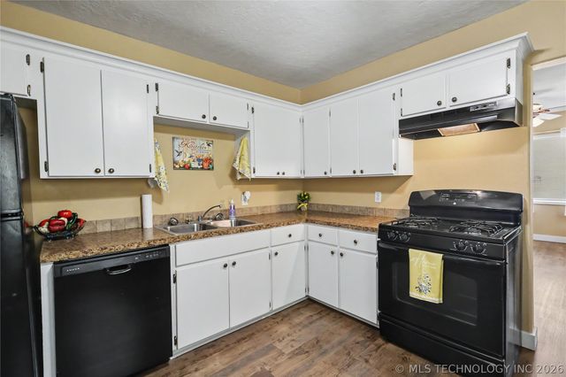 202 Radcliff Street, Locust Grove, OK 74352