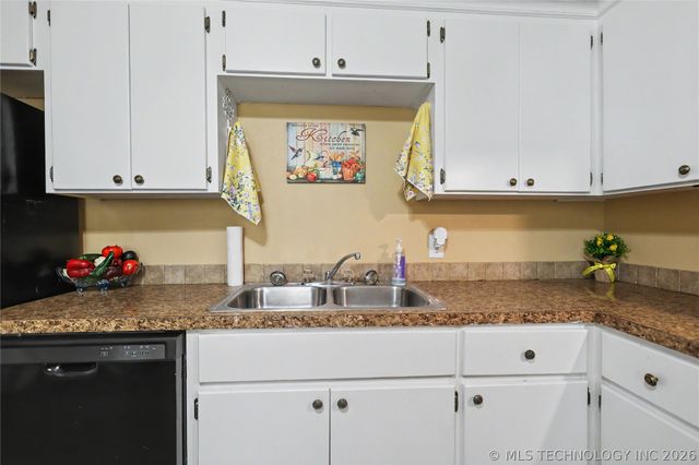 202 Radcliff Street, Locust Grove, OK 74352