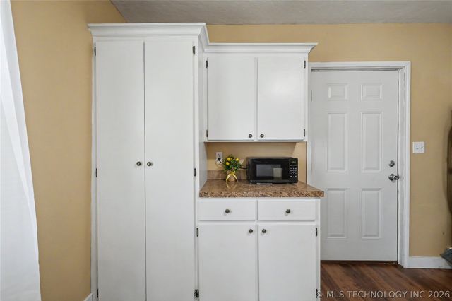 202 Radcliff Street, Locust Grove, OK 74352