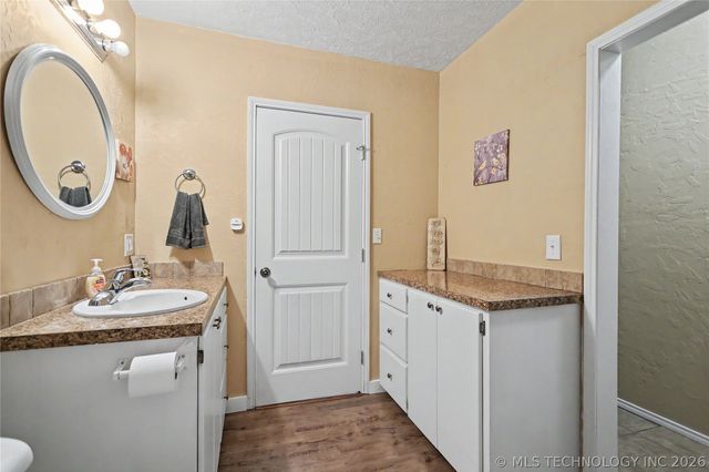 202 Radcliff Street, Locust Grove, OK 74352