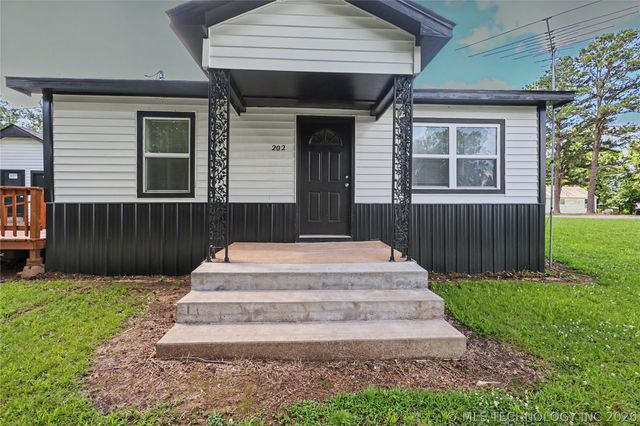 202 Radcliff Street, Locust Grove, OK 74352