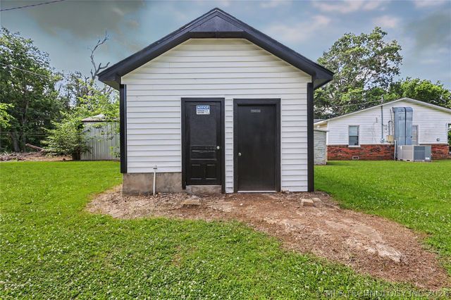 202 Radcliff Street, Locust Grove, OK 74352