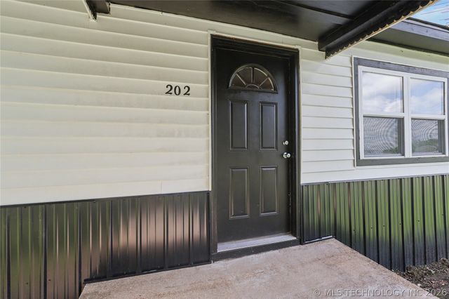 202 Radcliff Street, Locust Grove, OK 74352