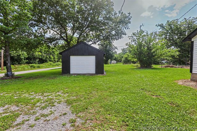 202 Radcliff Street, Locust Grove, OK 74352