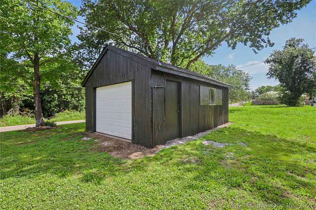 202 Radcliff Street, Locust Grove, OK 74352