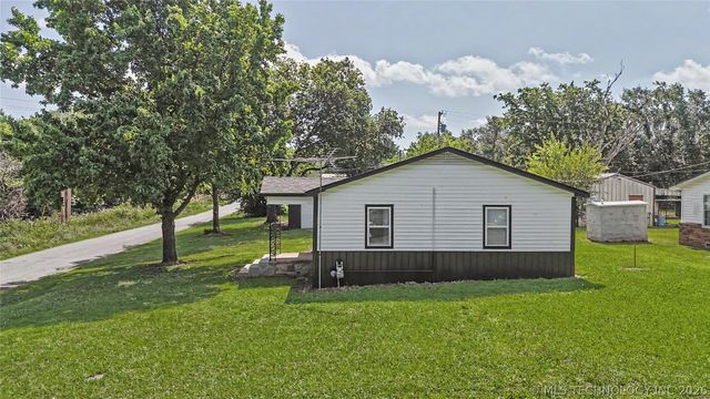 202 Radcliff Street, Locust Grove, OK 74352
