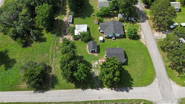 202 Radcliff Street, Locust Grove, OK 74352