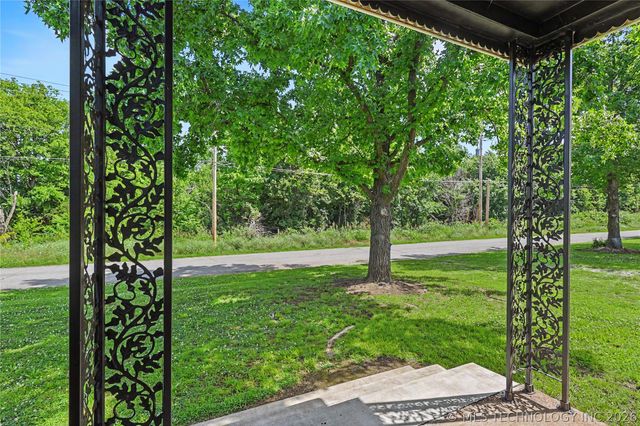 202 Radcliff Street, Locust Grove, OK 74352