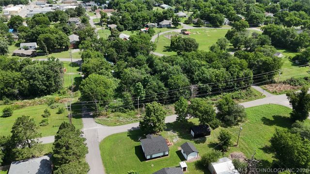 202 Radcliff Street, Locust Grove, OK 74352