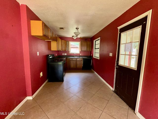2312 Seneca Avenue, Pascagoula, MS 39567
