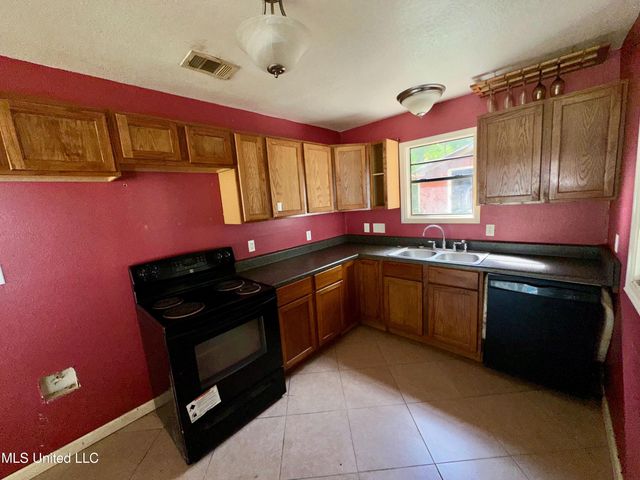 2312 Seneca Avenue, Pascagoula, MS 39567