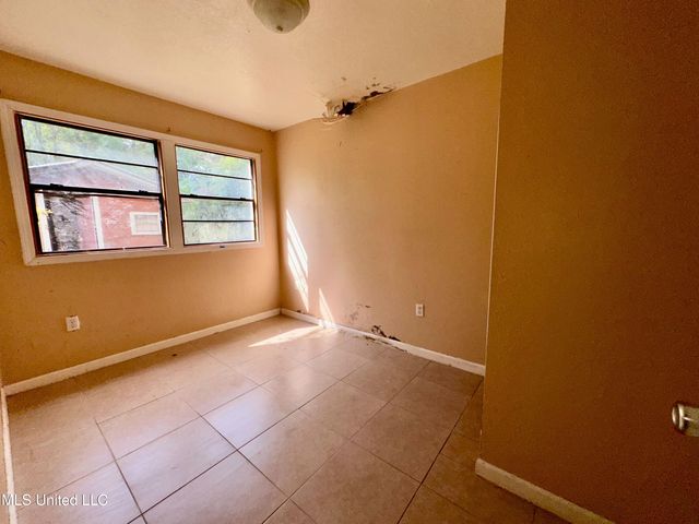 2312 Seneca Avenue, Pascagoula, MS 39567