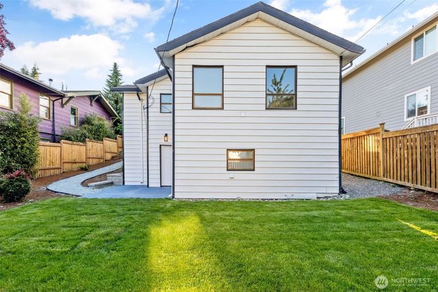 5216 40th Avenue SW, Seattle, WA 98136