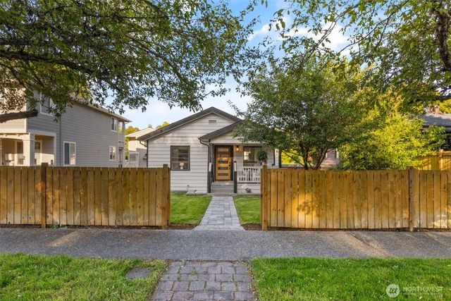 5216 40th Avenue SW, Seattle, WA 98136