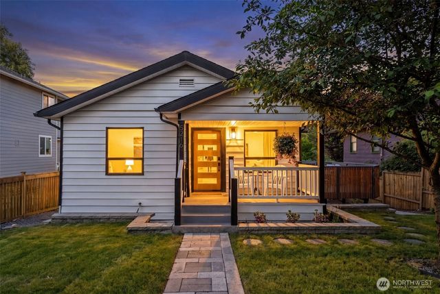 5216 40th Avenue SW, Seattle, WA 98136