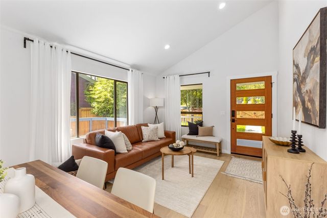 5216 40th Avenue SW, Seattle, WA 98136