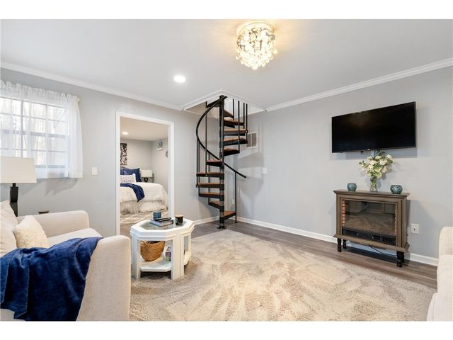 11 Pine Garden Way Drive, Salem, SC 29676