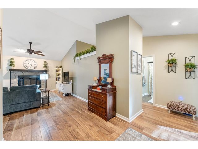 11 Pine Garden Way Drive, Salem, SC 29676