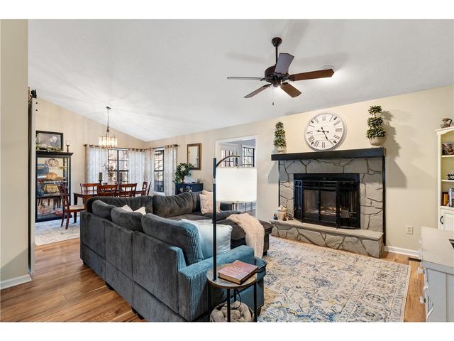 11 Pine Garden Way Drive, Salem, SC 29676