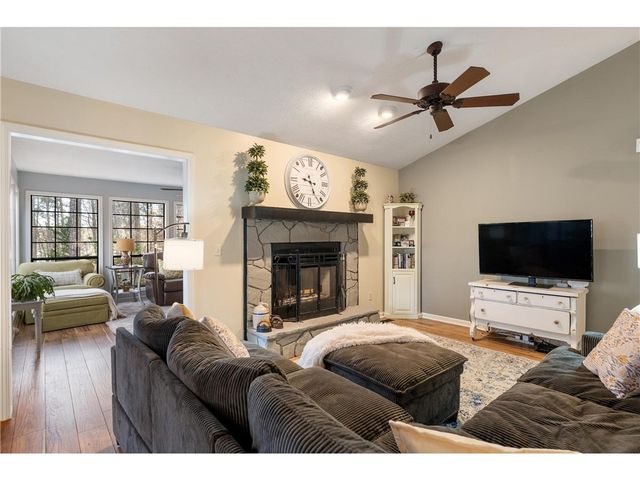 11 Pine Garden Way Drive, Salem, SC 29676