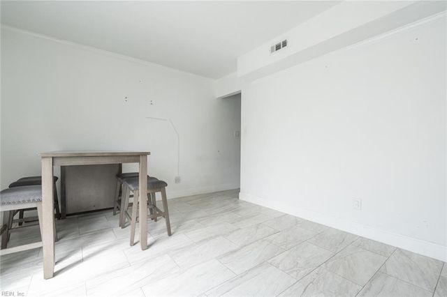 3830 Peachtree LN E, Portsmouth, VA 23703