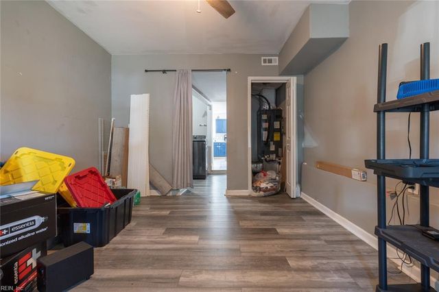 3830 Peachtree LN E, Portsmouth, VA 23703