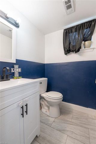 3830 Peachtree LN E, Portsmouth, VA 23703