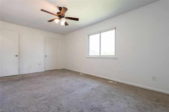 3830 Peachtree LN E, Portsmouth, VA 23703