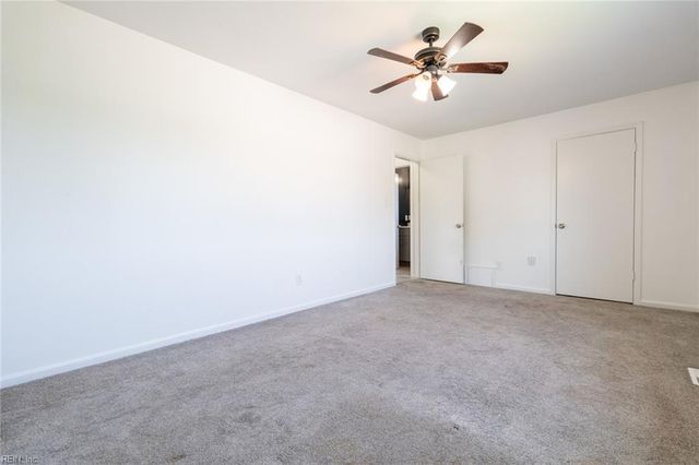 3830 Peachtree LN E, Portsmouth, VA 23703