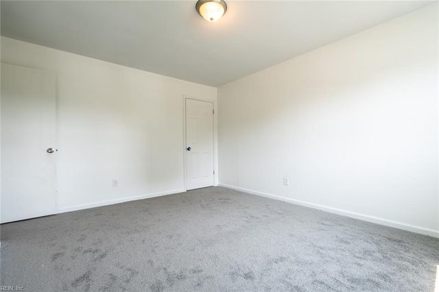 3830 Peachtree LN E, Portsmouth, VA 23703