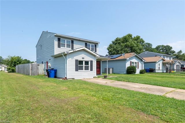 3830 Peachtree LN E, Portsmouth, VA 23703