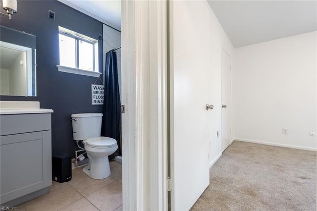 3830 Peachtree LN E, Portsmouth, VA 23703