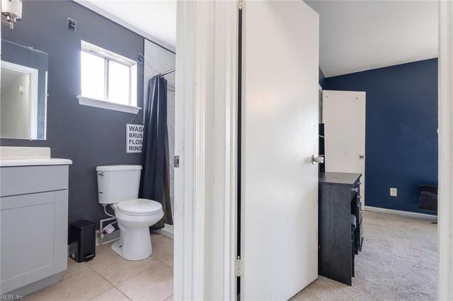 3830 Peachtree LN E, Portsmouth, VA 23703