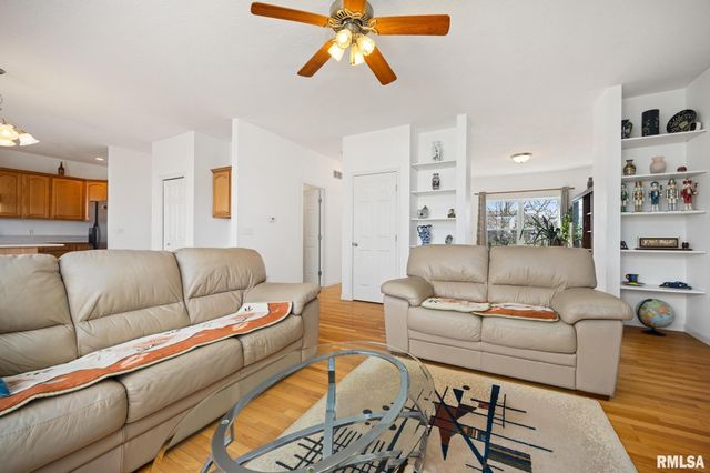 11018 N WATERTON Drive, Dunlap, IL 61525