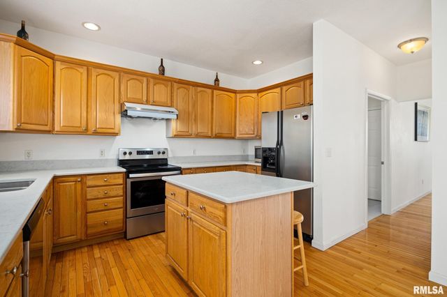 11018 N WATERTON Drive, Dunlap, IL 61525