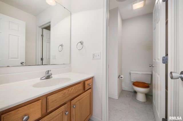 11018 N WATERTON Drive, Dunlap, IL 61525