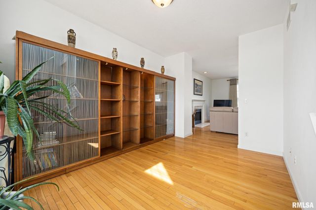 11018 N WATERTON Drive, Dunlap, IL 61525