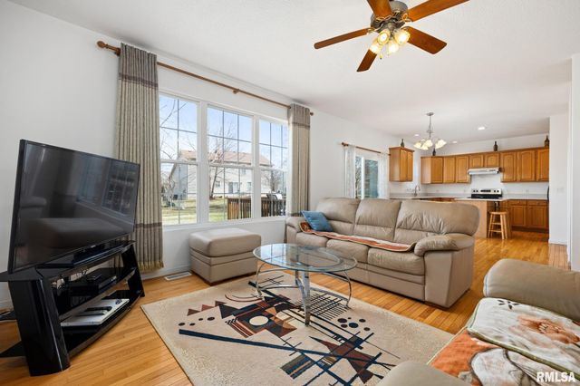 11018 N WATERTON Drive, Dunlap, IL 61525