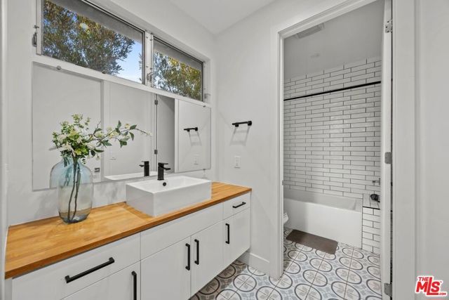 3731 Toland Way, Los Angeles, CA 90065
