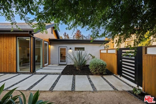 3731 Toland Way, Los Angeles, CA 90065